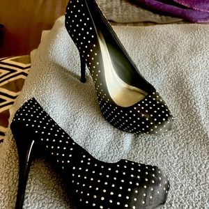 In great condition black sparkle high heels